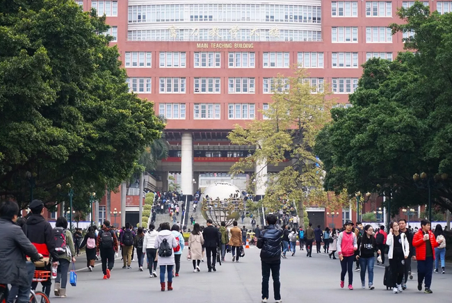 【2018管理类联考号声打响！】雄松华章助考队为考研学子霸气加油！