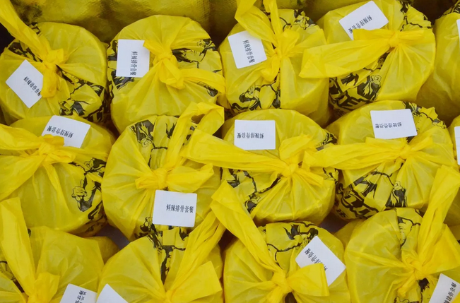 【2018管理类联考号声打响！】雄松华章助考队为考研学子霸气加油！