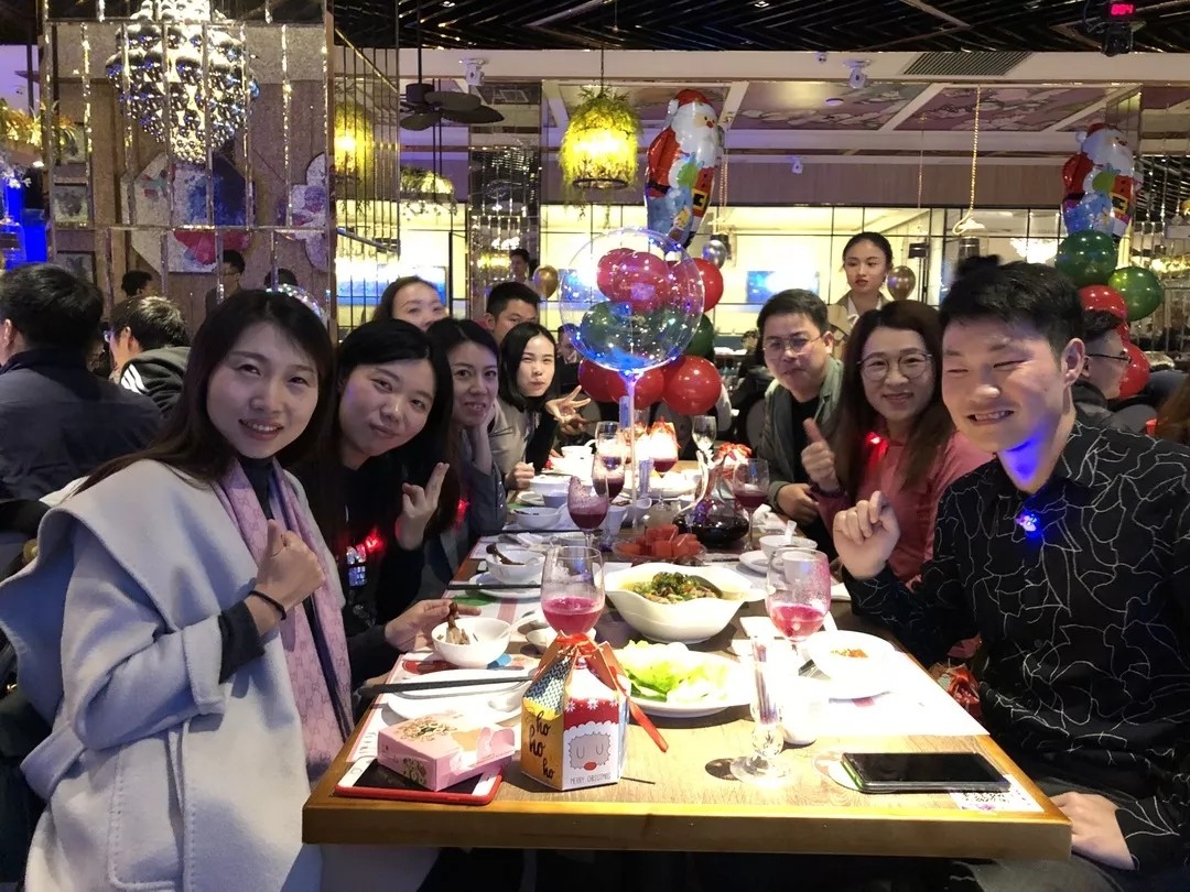 雄松华章“友情岁月,无聚不欢”2019届狂欢派对 雄松华章“友情岁月,无聚不欢”2019届狂欢派对