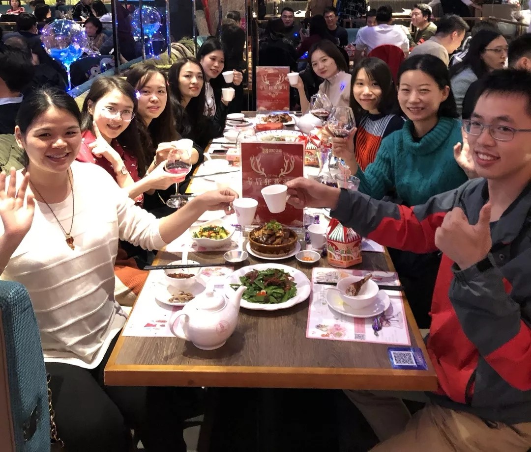 雄松华章“友情岁月,无聚不欢”2019届狂欢派对 雄松华章“友情岁月,无聚不欢”2019届狂欢派对