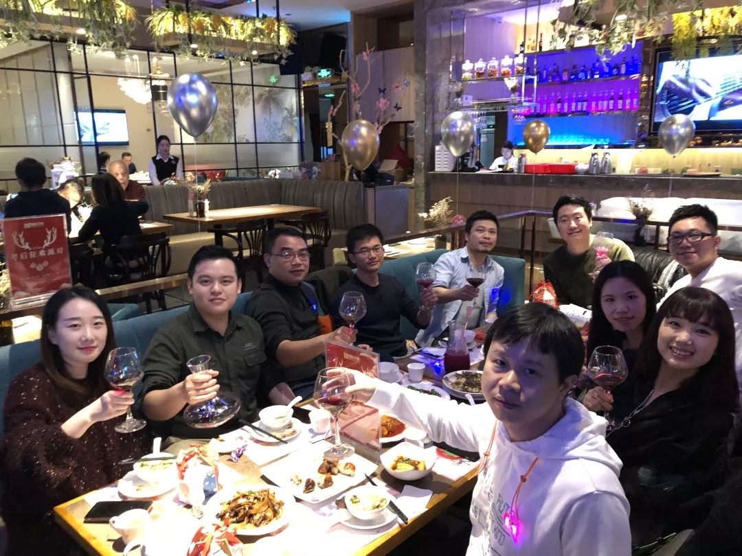 雄松华章“友情岁月,无聚不欢”2019届狂欢派对 雄松华章“友情岁月,无聚不欢”2019届狂欢派对