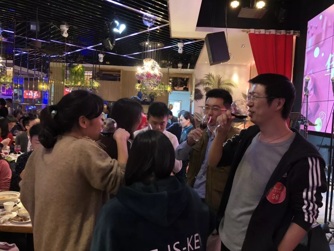 雄松华章“友情岁月,无聚不欢”2019届狂欢派对 雄松华章“友情岁月,无聚不欢”2019届狂欢派对